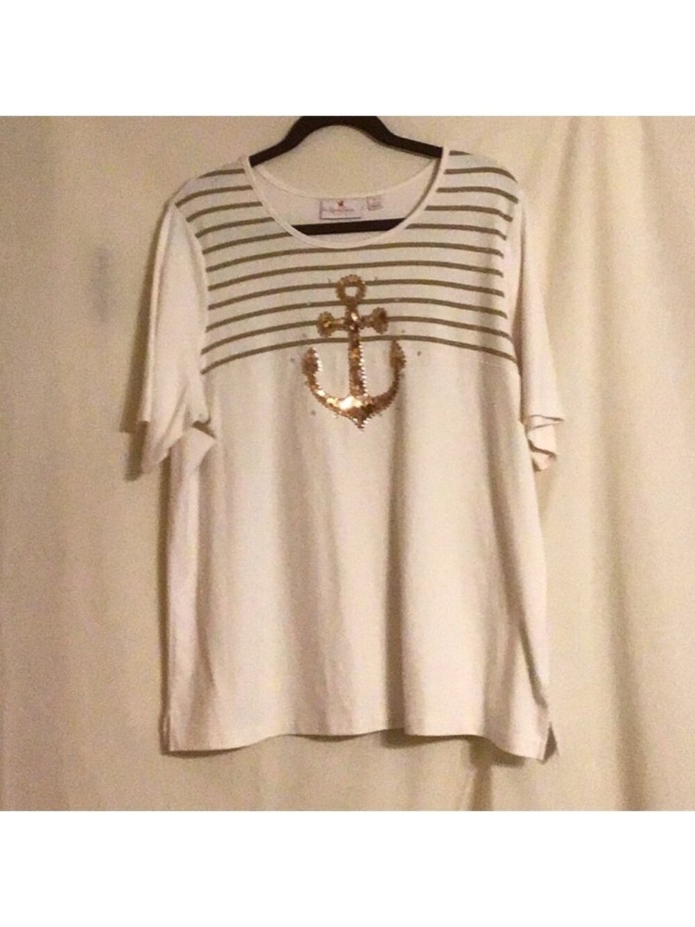 QUACKER FACTORY Ecru Scoop Neck Short Sleeve Top w/ Gold Sequined Anchor 1X